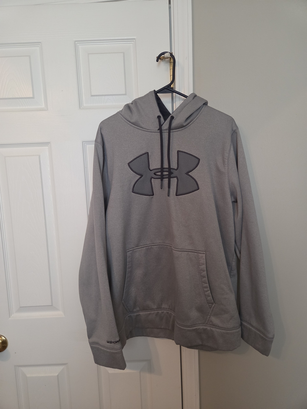 Under Armour Men’s Gray Pullover Hoodie with Black Logo